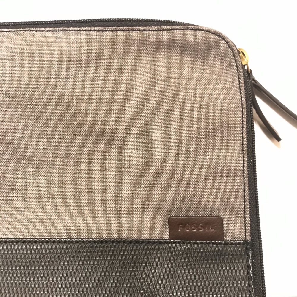 Fossil Clutch